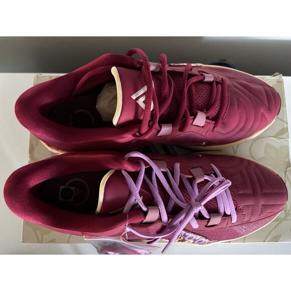 Athletic_Shoes